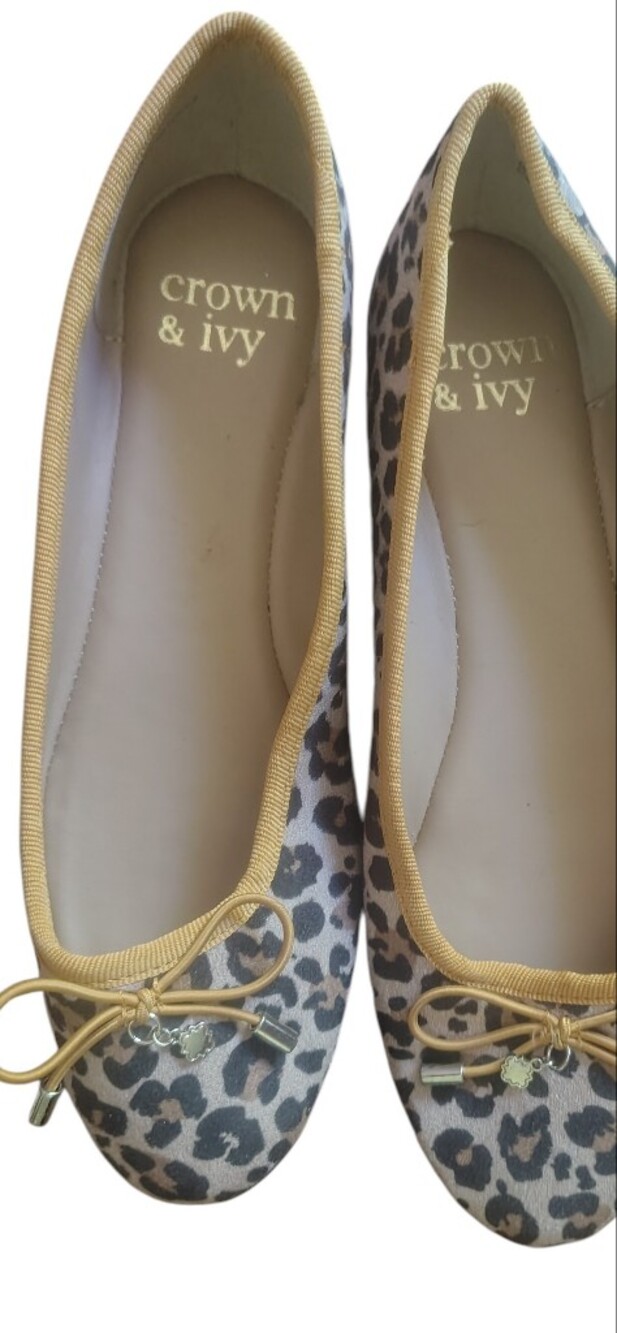 crown & ivy Size 6.5 Leopard-Print Ballet Flats with Tan Trim